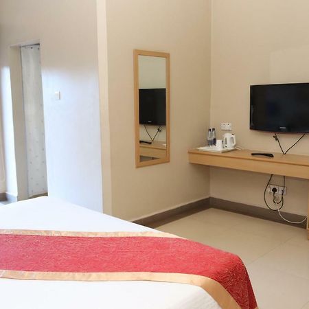 Metropole Hotel Kampala Esterno foto