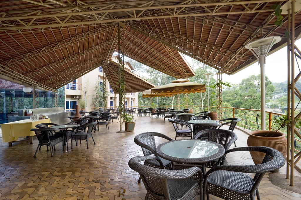 Metropole Hotel Kampala Esterno foto
