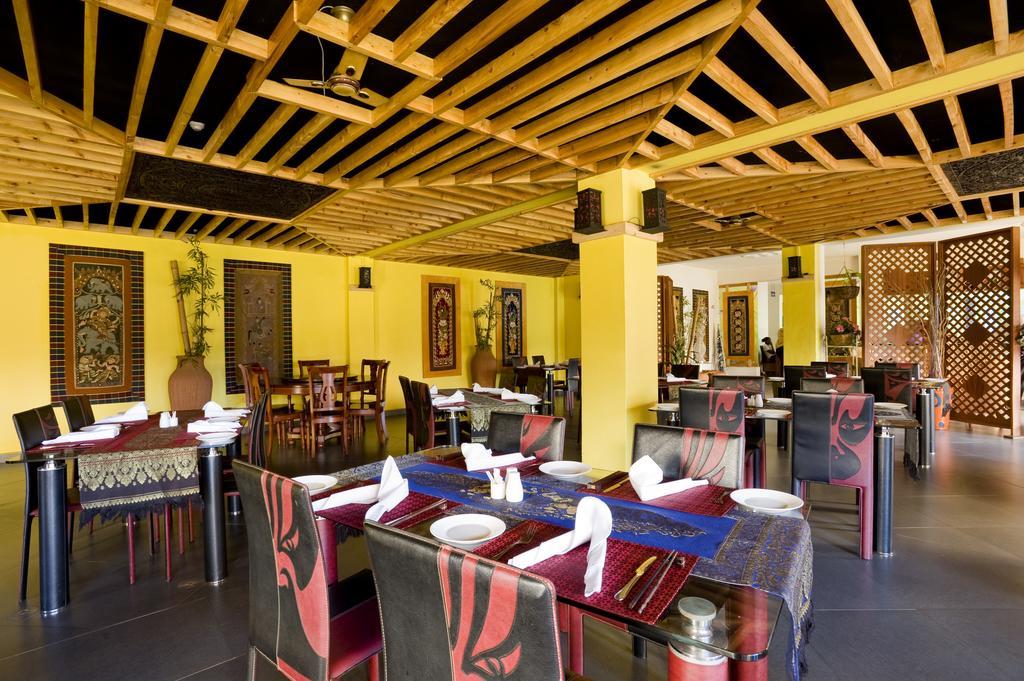 Metropole Hotel Kampala Esterno foto