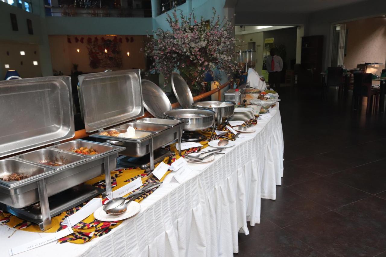 Metropole Hotel Kampala Esterno foto