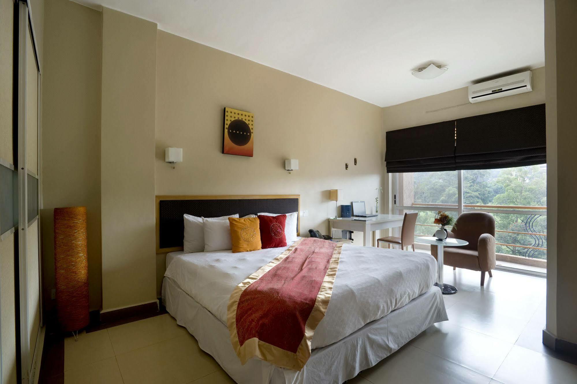 Metropole Hotel Kampala Esterno foto